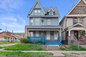 2876 N 26th in Milwaukee wi. List Price: $250,000