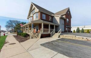 4629 N Port Washington Rd in Glendale wi. List Price: $875,000