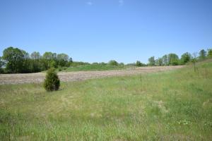 Lt2  Spring  Ct in Newburg wi. List Price: $635,000
