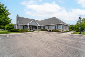 952 S Park Ave in Fond Du Lac wi. List Price: $975,000
