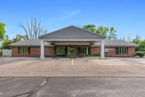 2505 W Mequon Rd in Mequon wi. List Price: $1,938