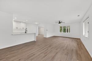 Mequon On The Square 7419  Mequon Square Dr  in Mequon wi. List Price: $399,000