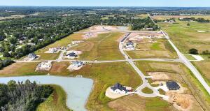 Lt54  Migratory  Ln in Mequon wi. List Price: $199,990