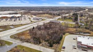 7626  Green Bay  Rd in Kenosha wi. List Price: $999,888