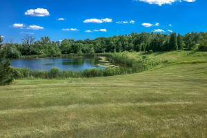 8501  Deerwood  Ln in Franklin wi. List Price: $155,000