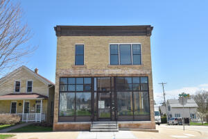 700 N Wisconsin St in Port Washington wi. List Price: $3,500