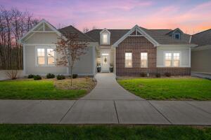 Colonial Woods 2165 W Colonial Woods Dr  in Oak Creek wi. List Price: $489,900