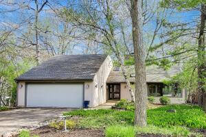 Abbey Springs 99  Saint Andrews Trl  in Fontana wi. List Price: $1,275,000