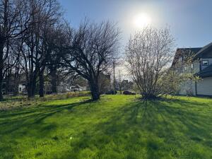 2333 N 6th  St in Milwaukee wi. List Price: $1