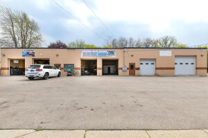 1329  43rd St in Kenosha wi. List Price: $780,000