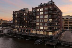 River Renaissance 102 N Water St 608 in Milwaukee wi. List Price: $464,900