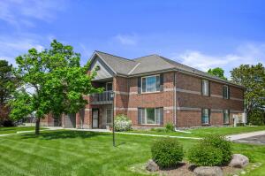 Parkridge S75W16788  Jacob Ct 15 in Muskego wi. List Price: $249,900
