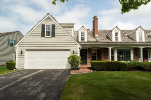 Cedar Ridge 10240 N Westport Cir  in Mequon wi. List Price: $499,000