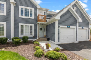 Geneva National 1089  Lakeland Way 9-19 in Geneva wi. List Price: $370,000