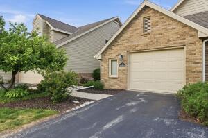 The Highlands of Avondale Condo Asn W240N2160  Dorchester Dr 11B in Pewaukee wi. List Price: $370,000