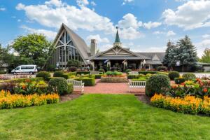 Abbey Resort 269  Fontana Blvd 2566 in Fontana wi. List Price: $204,900