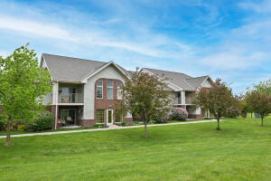 Stanton Place East W1062  Marietta Ave 305 in Ixonia wi. List Price: $175,000
