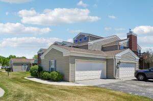 Spice Creek N16W26533  Tall Reeds Ln H in Pewaukee wi. List Price: $364,900