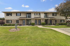Friarswood Orchard 3938  81st St F in Kenosha wi. List Price: $194,900