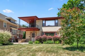 6822 W Wells St in Wauwatosa wi. List Price: $484,900