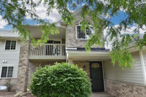 Maple Leaf 4950 W Maple Leaf Cir  in Greenfield wi. List Price: $269,900
