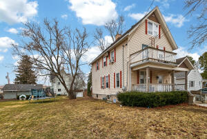 1326  Midland Ave in Kewaskum wi. List Price: $239,800
