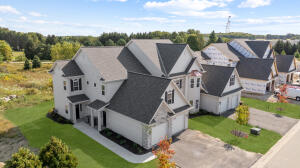 Arbor Pointe 1792  Horseshoe Ln 425-2 in Slinger wi. List Price: $318,900