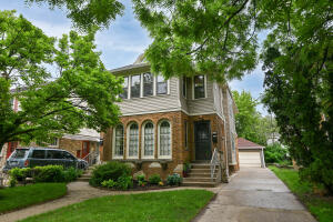 4116 N Woodburn St in Shorewood wi. List Price: $529,900