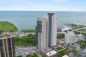 Kilbourn Tower 923 E Kilbourn Ave 1803 in Milwaukee wi. List Price: $1,499,000