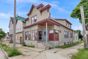 1901 S 6th St in Milwaukee wi. List Price: $385,000