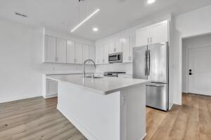 Lakeshore Commons 9352 S Alder Pl 104 in Oak Creek wi. List Price: $484,900