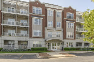Park Shore Condominiums 3872 S Lake Dr 101 in Saint Francis wi. List Price: $249,900