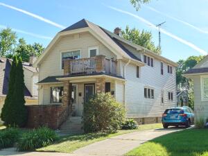 2451 N 65th St in Wauwatosa wi. List Price: $410,000