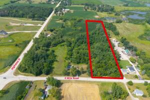 10112  4 Mile  Rd in Caledonia wi. List Price: $275,000