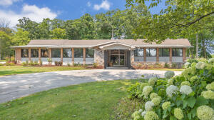 3212 N Union Rd in Manitowoc Rapids wi. List Price: $899,000