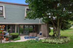 Marina Cliff 3333  5th Ave 2-J in South Milwaukee wi. List Price: $228,900