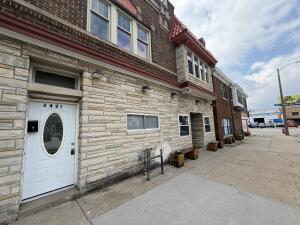 3421 W State St in Milwaukee wi. List Price: $400