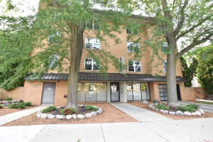 Cambridge Terrace 2121 N Cambridge Ave 212 in Milwaukee wi. List Price: $154,900
