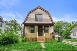 3026 W Eggert Pl in Milwaukee wi. List Price: $175,000