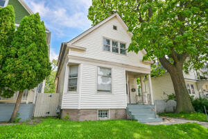 1219 W Windlake Ave in Milwaukee wi. List Price: $200,000