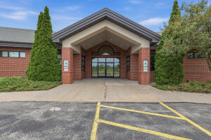 180  Knights Way in Fond Du Lac wi. List Price: $844,900