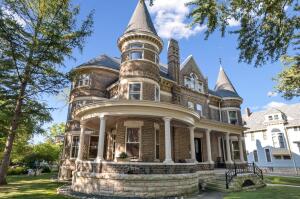 1434  Cass St in La Crosse wi. List Price: $1,075,000