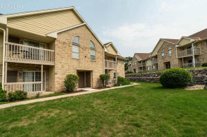 Country Aire 4887  Easy St 16 in Delafield wi. List Price: $199,900