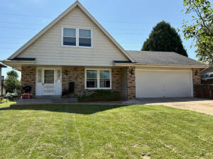 4449 W Tesch Ave in Greenfield wi. List Price: $414,900
