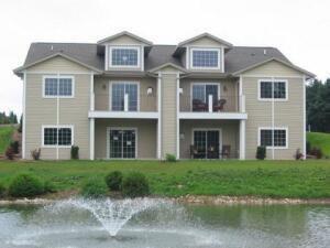 Abbey Ridge 1936  Ravenswood Ln  in Manitowoc wi. List Price: $489,900