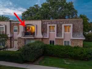 Fox Glen Condominiums 7530 N Port Washington Rd  in Fox Point wi. List Price: $210,000