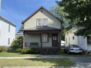 2219  Jefferson St in Two Rivers wi. List Price: $74,900