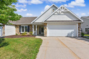 Bay & Landing at Elkhart Lake 2  Cedar Ln  in Elkhart Lake wi. List Price: $550,000