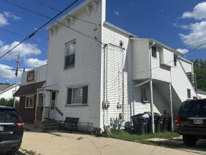 3 W Beloit St in Darien wi. List Price: $249,000