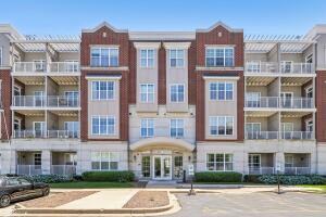 Park Shore 3872 S Lake Dr 402 in Saint Francis wi. List Price: $249,000